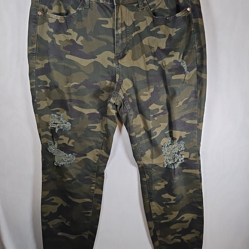 Judy Blue Camouflage Skinny Fit Jeans 11/30